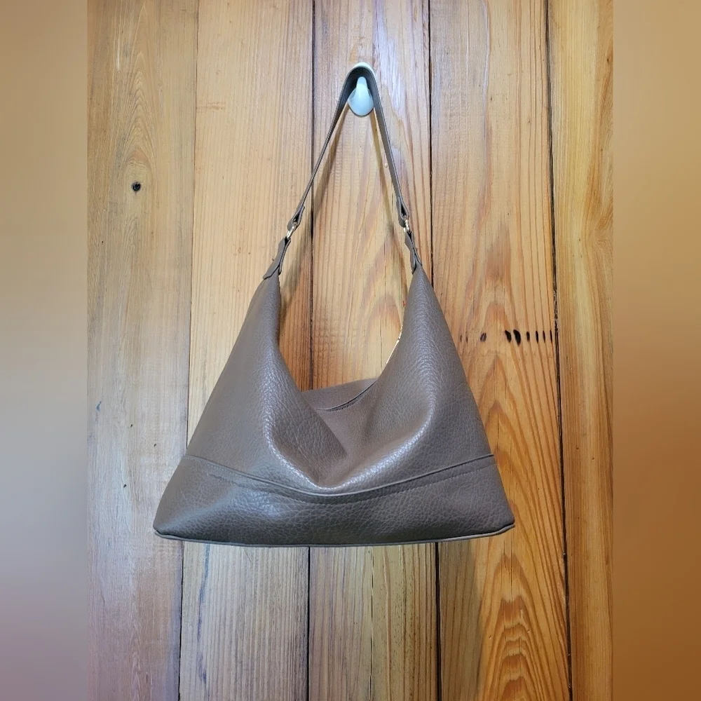Isaac Mizrahi Brown Leather Shoulder Bag
